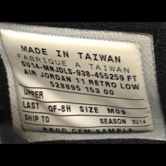 Nike Air Jordan Concord 11 Nike Low Top Black White Sample Sneaker W Orig box main image 7
